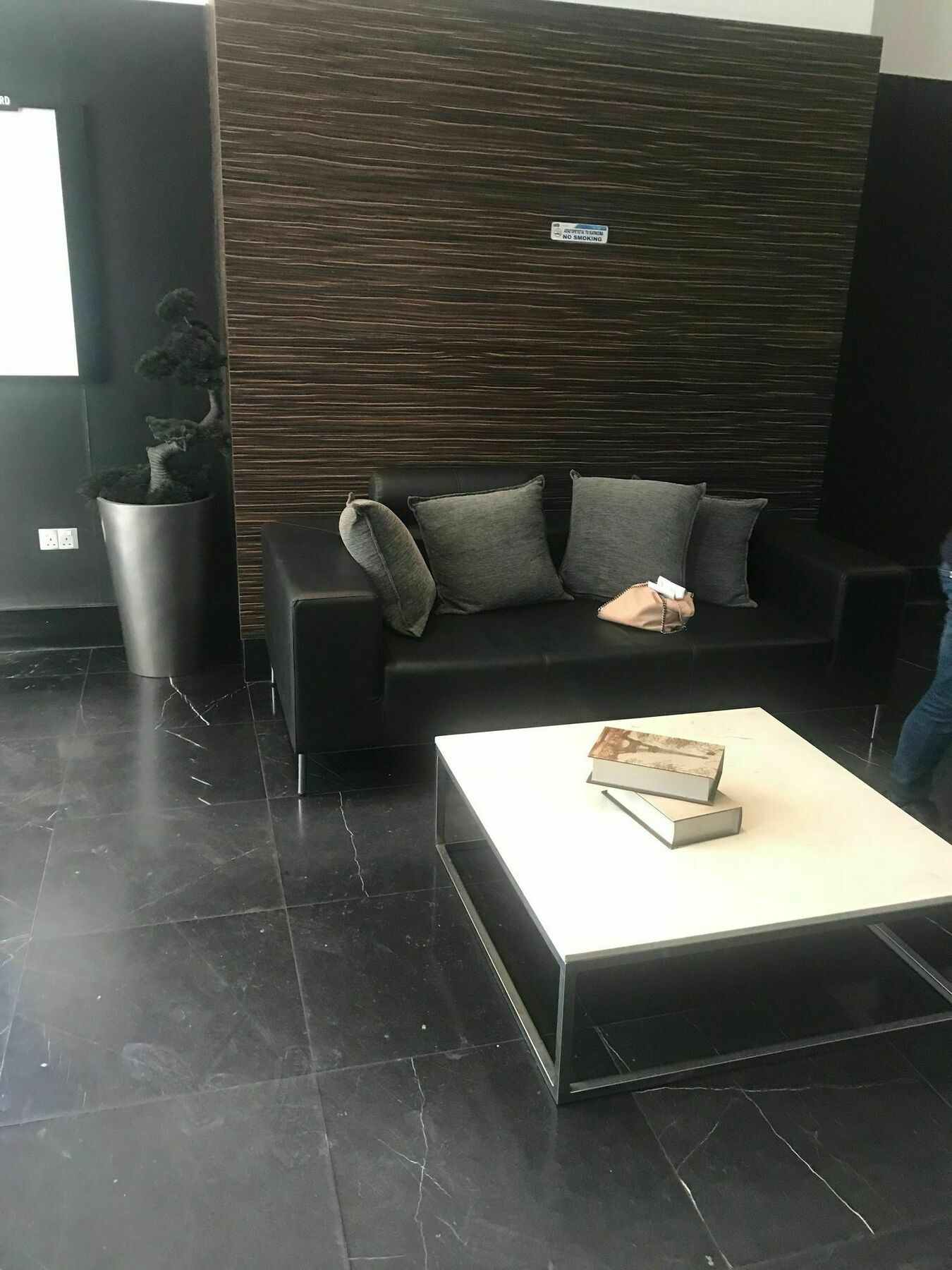 Finikoudes Luxury Apartments Larnaca Buitenkant foto