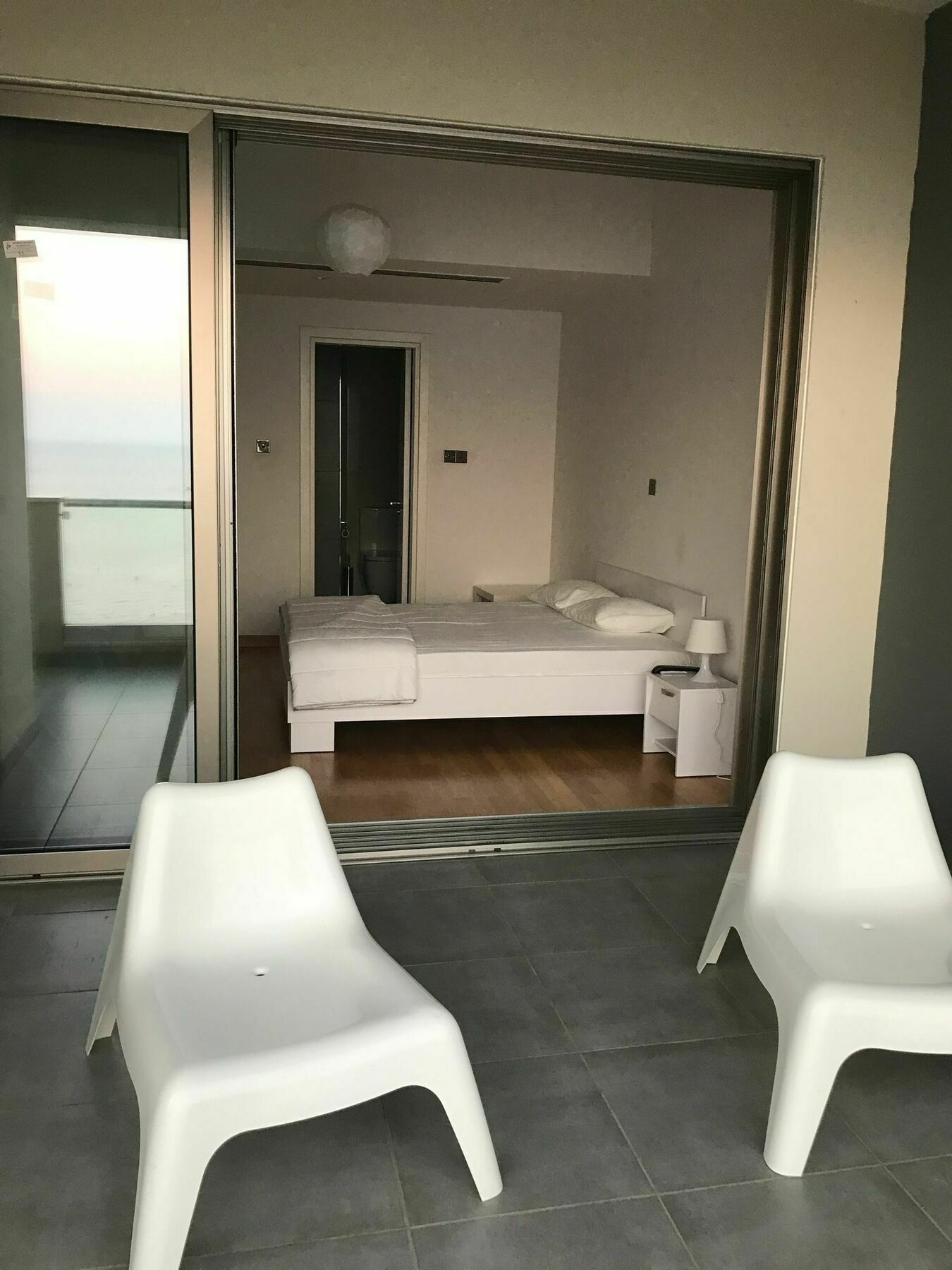 Finikoudes Luxury Apartments Larnaca Buitenkant foto