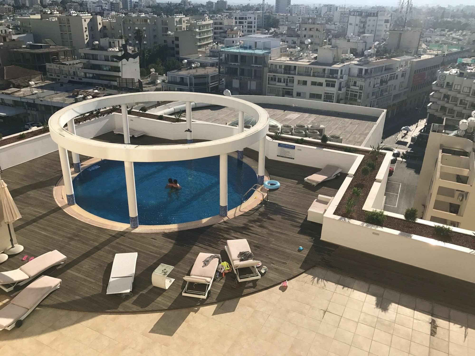 Finikoudes Luxury Apartments Larnaca Buitenkant foto