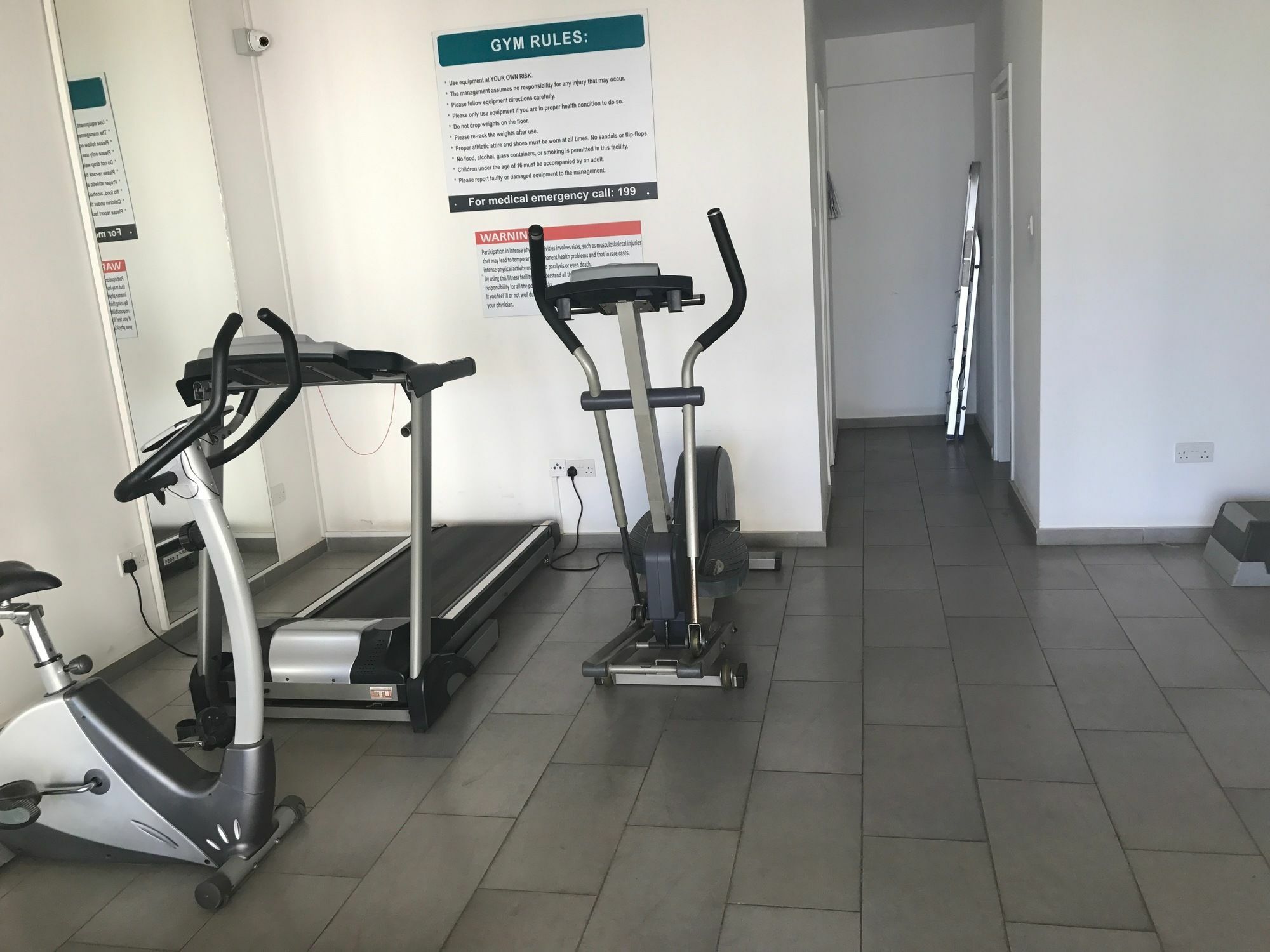 Finikoudes Luxury Apartments Larnaca Buitenkant foto