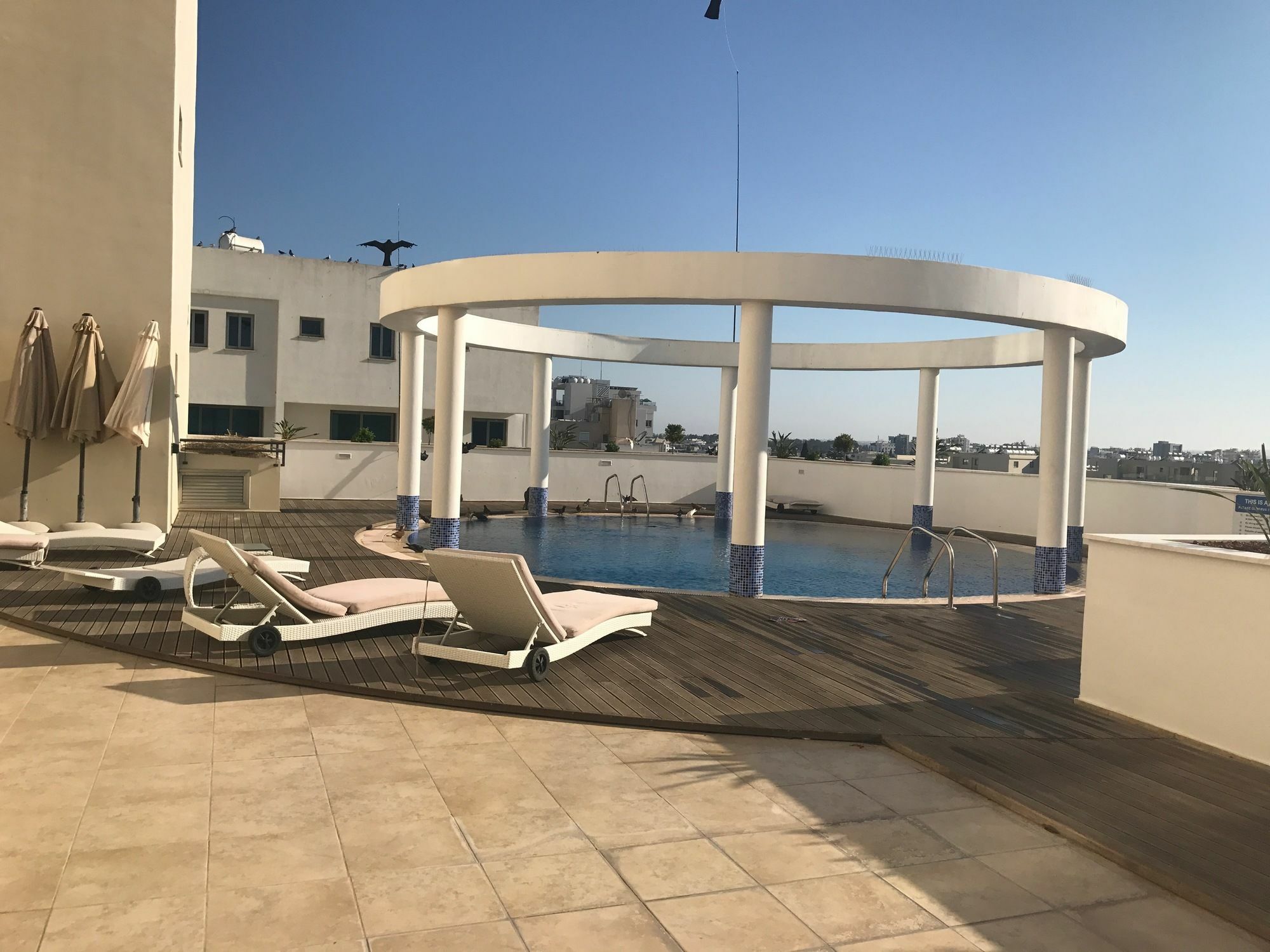 Finikoudes Luxury Apartments Larnaca Buitenkant foto