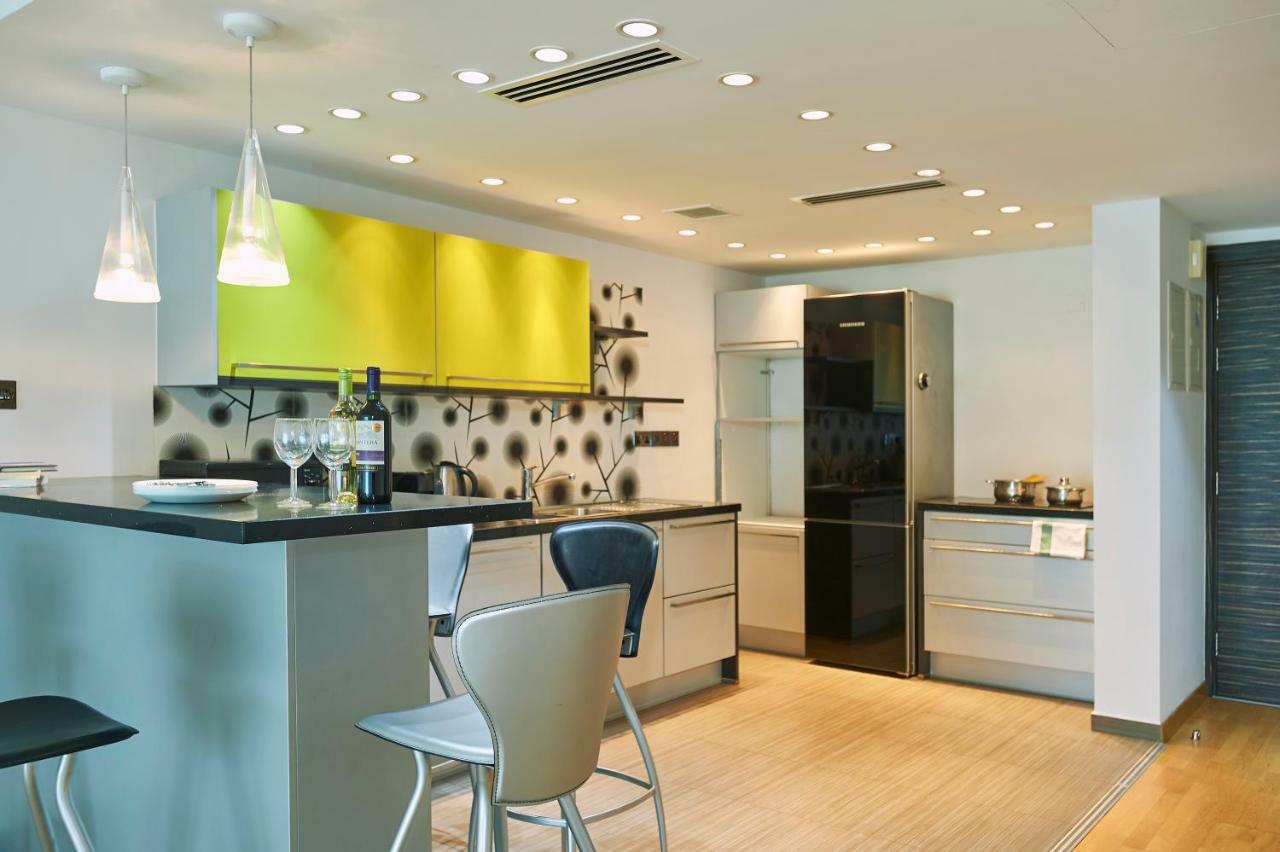 Finikoudes Luxury Apartments Larnaca Buitenkant foto