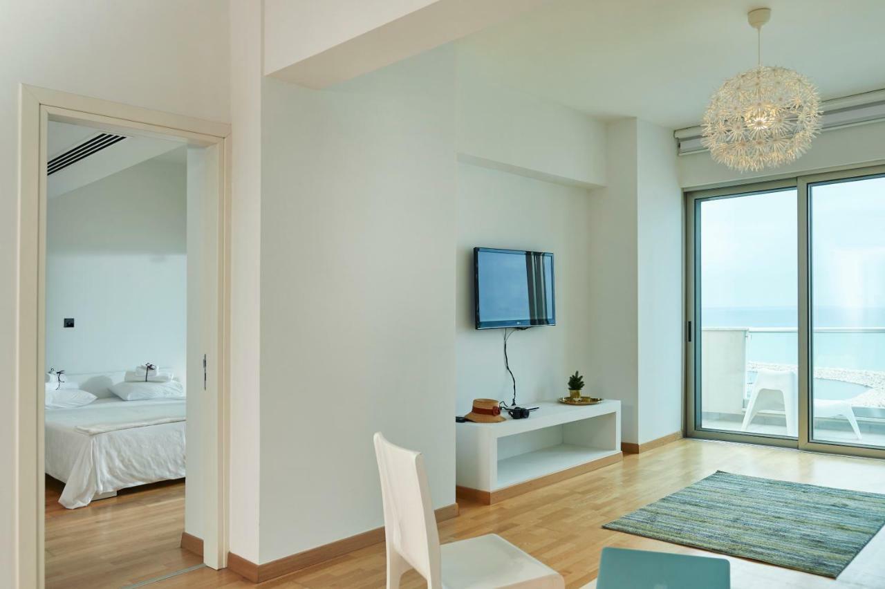 Finikoudes Luxury Apartments Larnaca Buitenkant foto