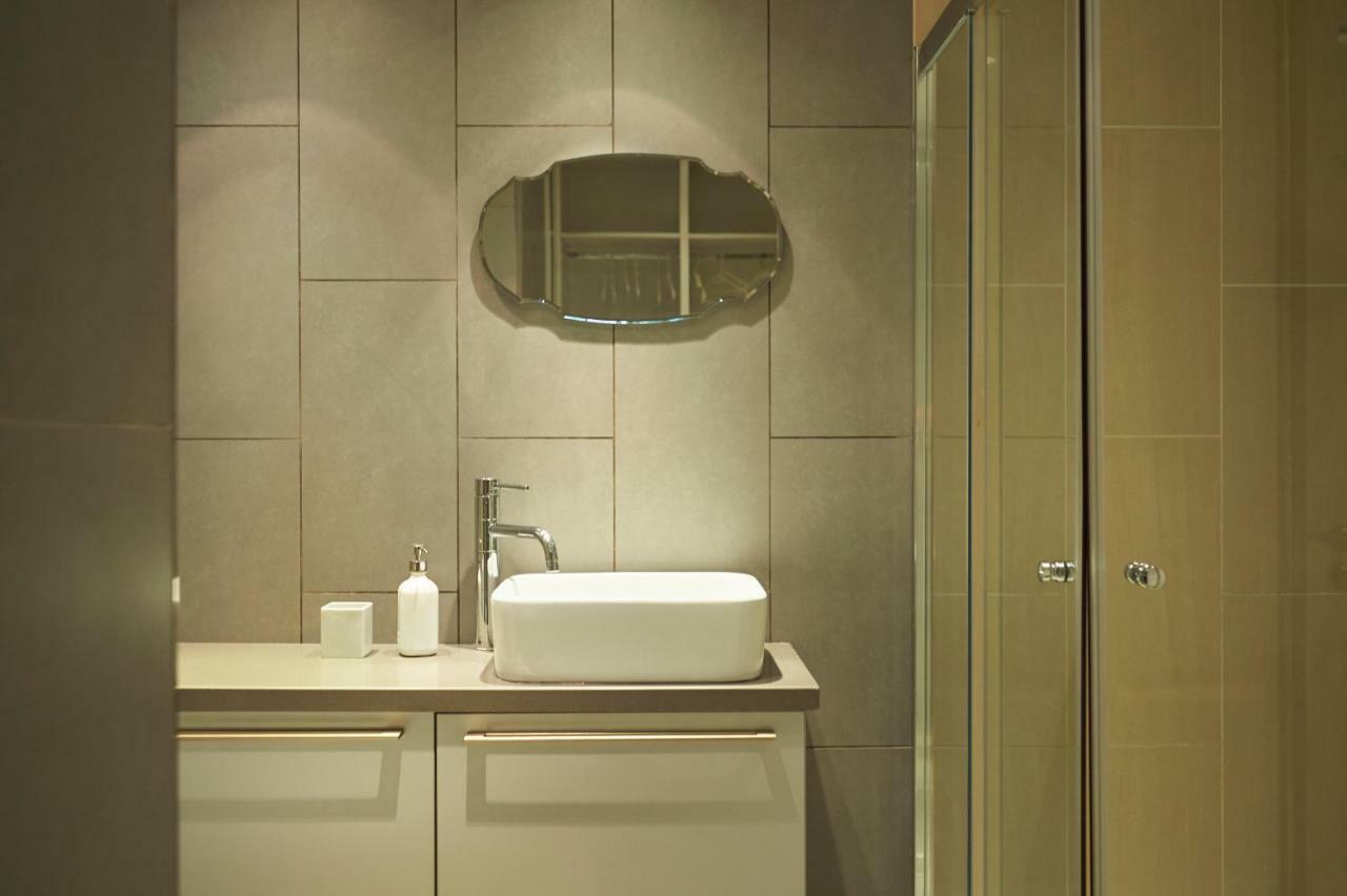 Finikoudes Luxury Apartments Larnaca Buitenkant foto