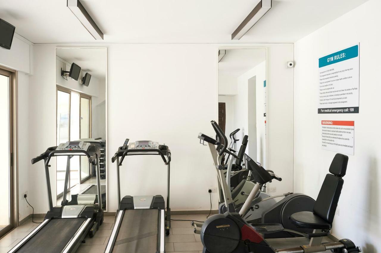 Finikoudes Luxury Apartments Larnaca Buitenkant foto
