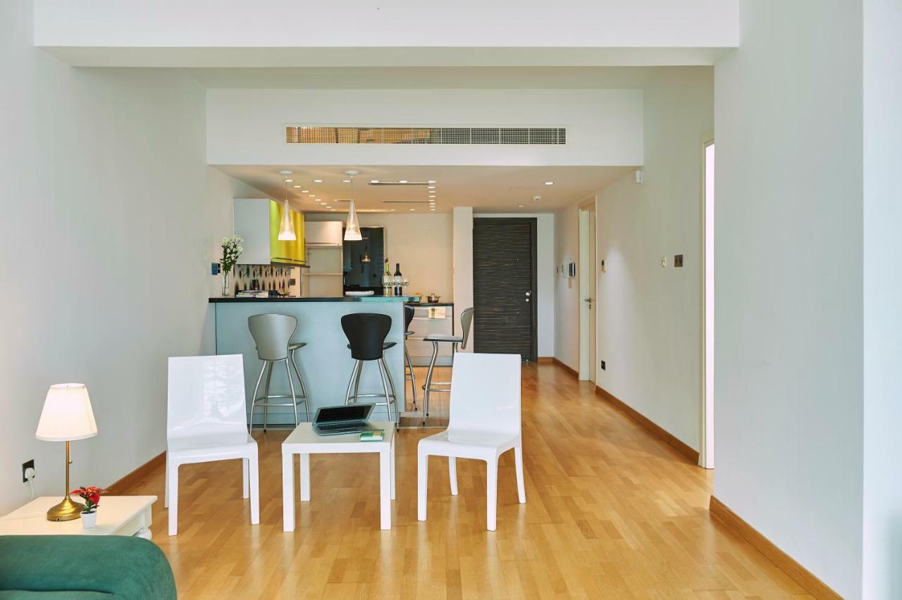Finikoudes Luxury Apartments Larnaca Buitenkant foto
